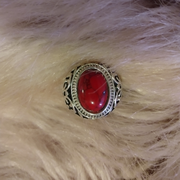 Ring - Picture 1 of 4